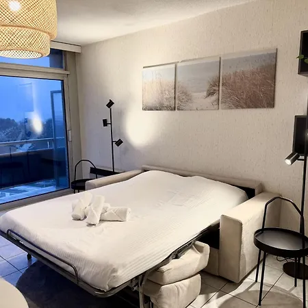 Studio 806 With Balcony By Interhome *